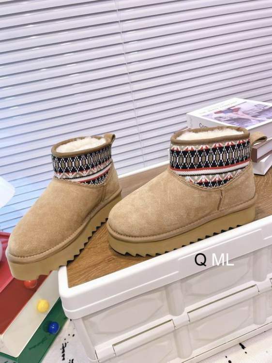 Picture of UGG Shoes _SKUUGGsz35-40ML092119768
